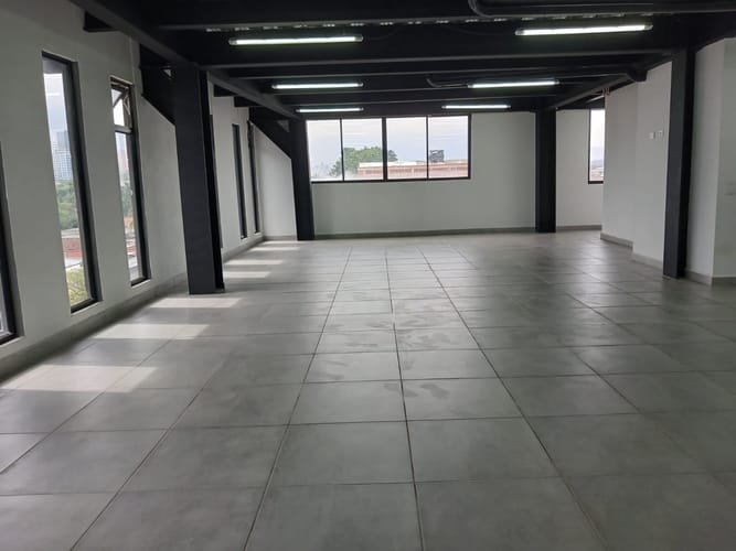 Oficina en arriendo en Belén, Medellín, 120 m² · foto 2 de 11