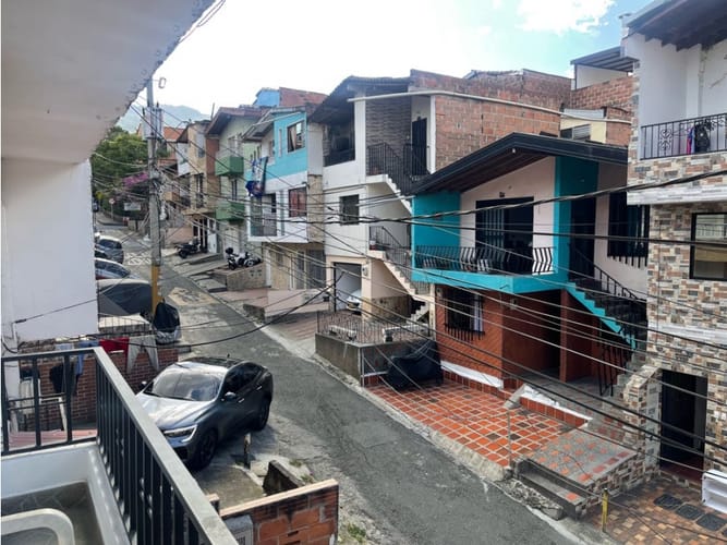 Apartamento de 3 alcobas en venta en Toscana, Medellín, 99 m² · foto 4 de 23