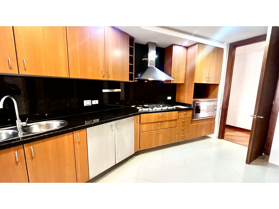 Apartamento en venta en Los Rosales, Bogotá · foto 9 de 24