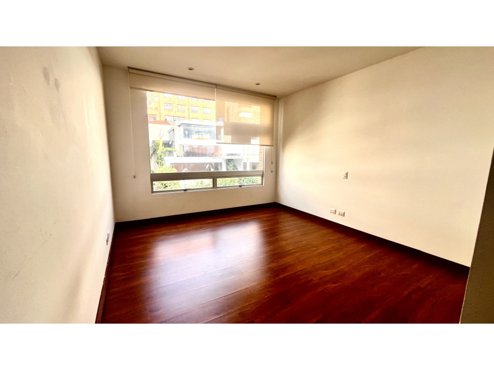 Apartamento en venta en Los Rosales, Bogotá · foto 11 de 24