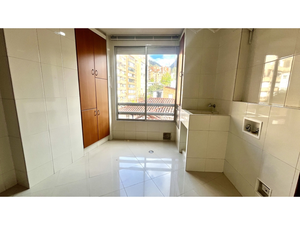 Apartamento en venta en Los Rosales, Bogotá · foto 15 de 24