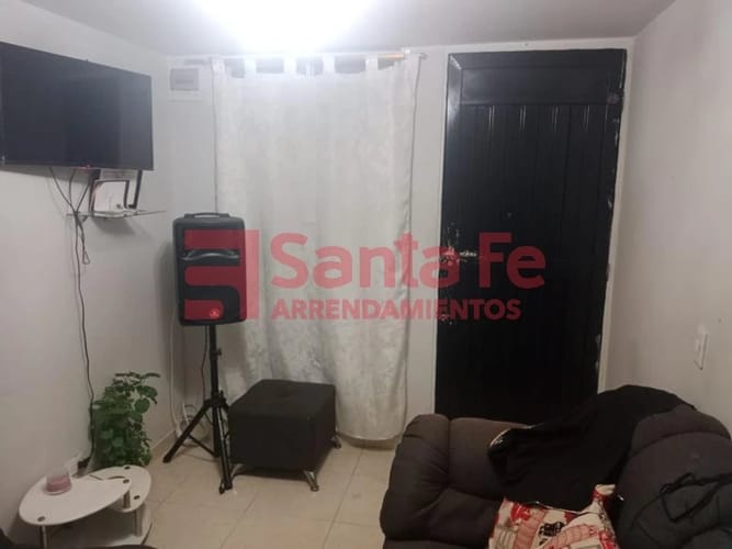 Casa de 4 alcobas en venta en Robledo, Medellín, 59 m² · foto 2 de 10