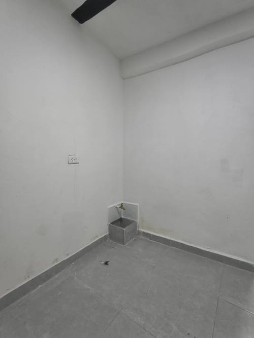 Local en arriendo en La Floresta, Medellín, 30 m² · foto 7 de 8