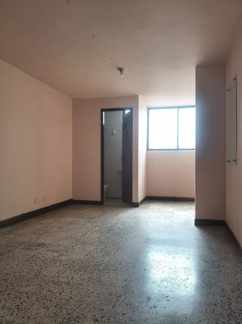 Oficina en arriendo en La América, Medellín, 18 m² · foto 3 de 4
