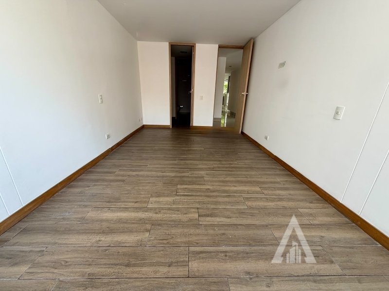 Apartamento en venta en Los Naranjos, Envigado · foto 6 de 19