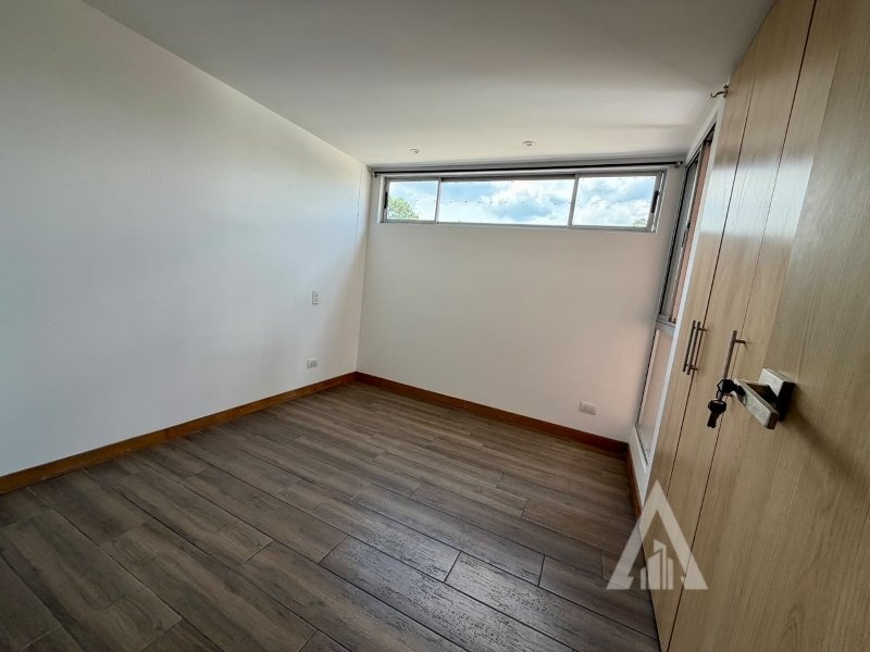 Apartamento en venta en Los Naranjos, Envigado · foto 10 de 19