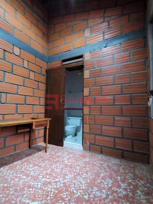 Casa de 10 alcobas en venta en Robledo, Medellín, 1850 m² · foto 10 de 10