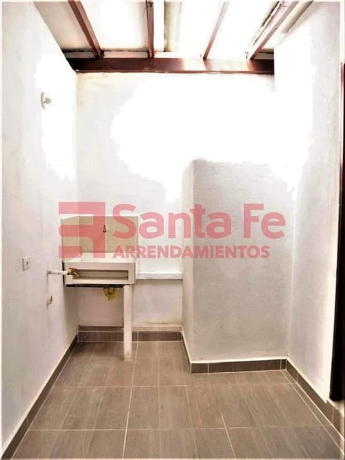 Casa de 8 alcobas en venta en Robledo, Medellín, 240 m² · foto 8 de 10
