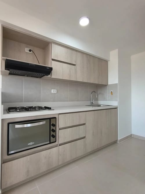 Apartamento de 3 alcobas en venta en Centro, Rionegro, 56 m² · foto 2 de 10