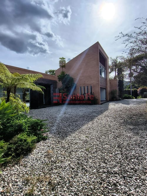 Finca en venta en Centro, Rionegro, 2058 m² · foto 2 de 10