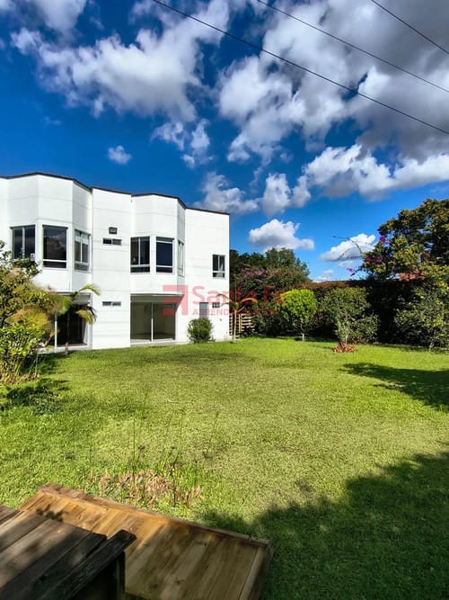 Casa de 4 alcobas en venta en Centro, Rionegro, 863 m² · foto 2 de 10