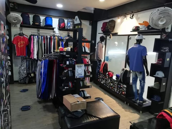 Local en venta en Centro, Rionegro, 86 m² · foto 4 de 7