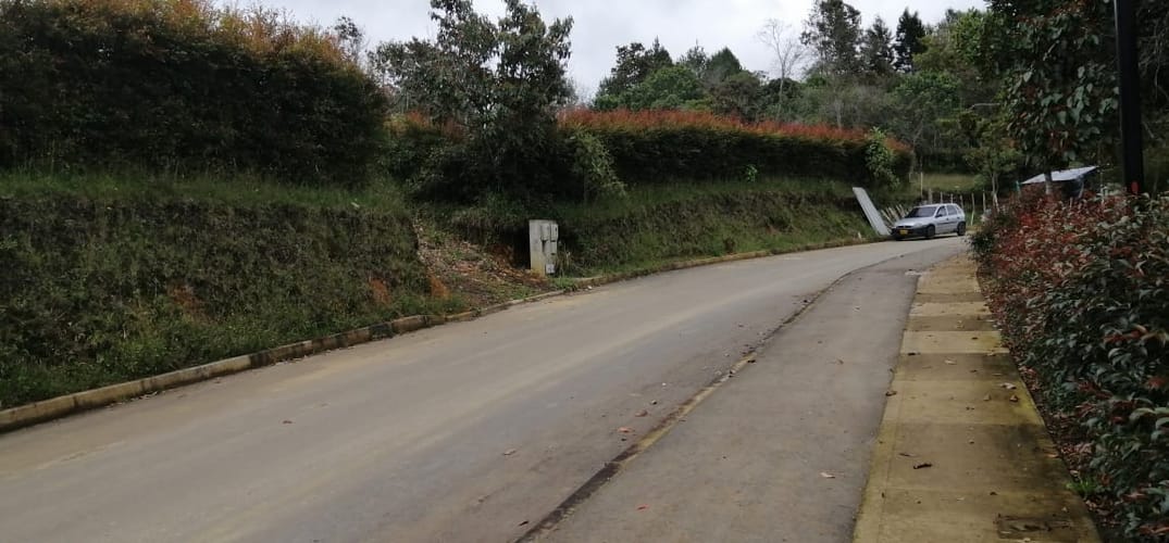 Lote en venta en Monta�Ez, Guarne, 2298 m² · foto 8 de 15