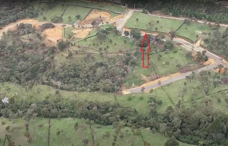 Lote en venta en Monta�Ez, Guarne, 2298 m² · foto 2 de 15