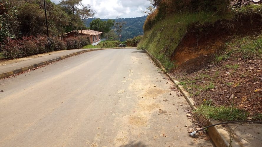 Lote en venta en Monta�Ez, Guarne, 2298 m² · foto 13 de 15