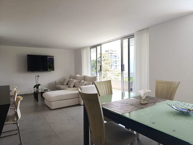 Apartamento de 2 alcobas en arriendo en El Poblado, Medellín, 153 m² · foto 4 de 20