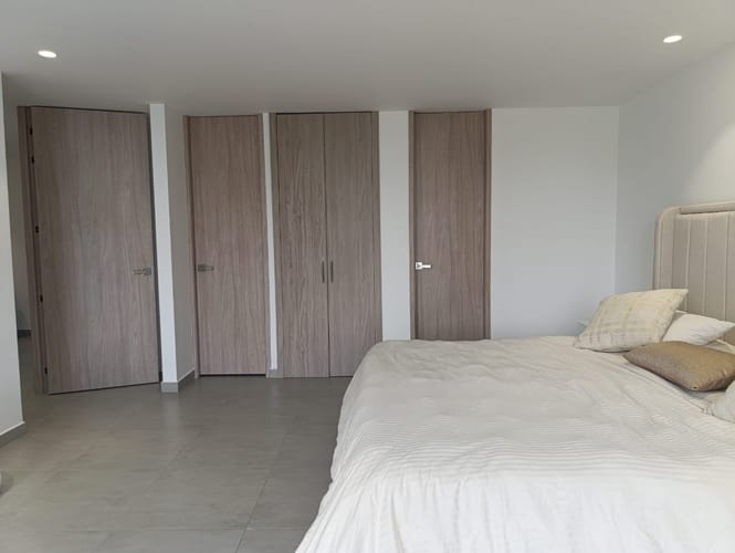 Apartamento de 2 alcobas en arriendo en El Poblado, Medellín, 153 m² · foto 7 de 20
