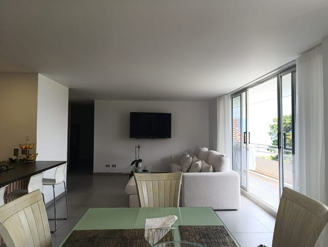 Apartamento de 2 alcobas en arriendo en El Poblado, Medellín, 153 m² · foto 14 de 20