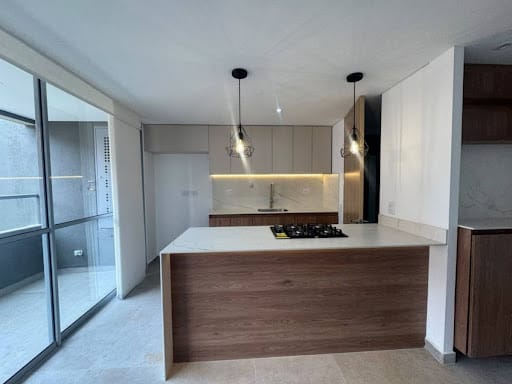 Apartamento de 3 alcobas en arriendo en Loma De San Jose, Sabaneta, 84 m² · foto 3 de 17