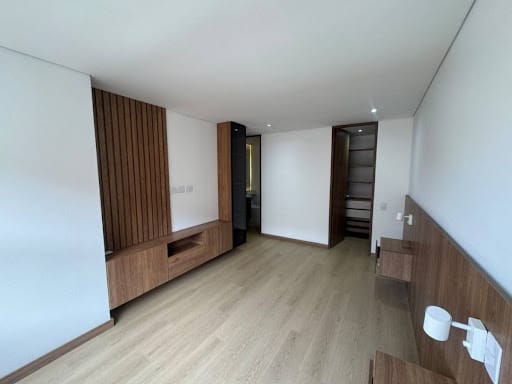Apartamento de 3 alcobas en arriendo en Loma De San Jose, Sabaneta, 84 m² · foto 5 de 17