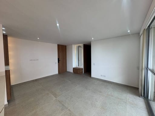 Apartamento de 3 alcobas en arriendo en Loma De San Jose, Sabaneta, 84 m² · foto 9 de 17