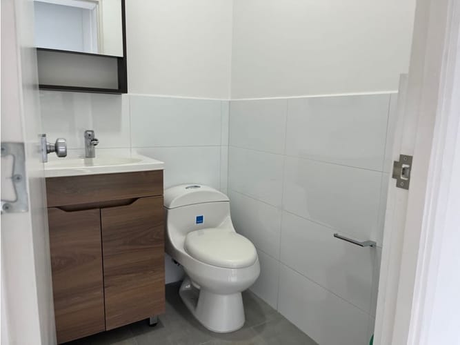 Oficina en arriendo en Milla De Oro, Medellín, 50 m² · foto 3 de 9