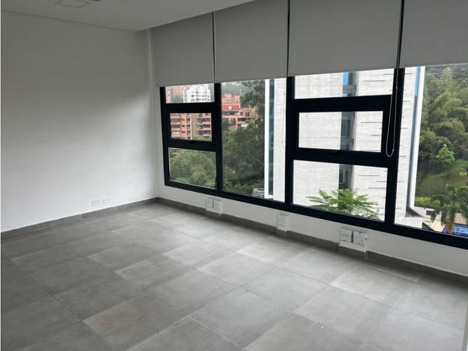 Oficina en arriendo en Milla De Oro, Medellín, 50 m² · foto 4 de 9