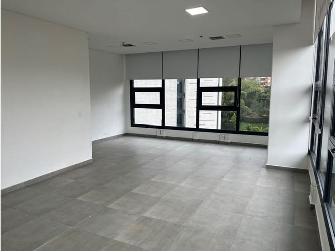 Oficina en arriendo en Milla De Oro, Medellín, 50 m² · foto 7 de 9