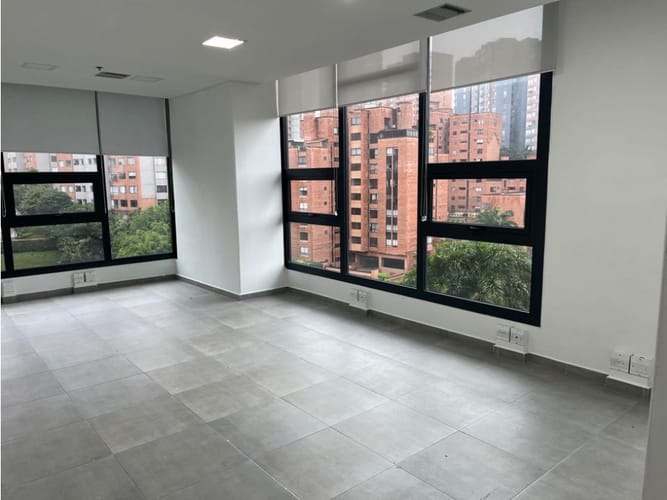 Oficina en arriendo en Milla De Oro, Medellín, 50 m² · foto 8 de 9
