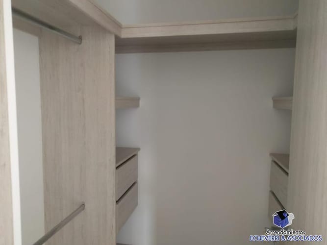 Apartamento de 3 alcobas en arriendo en Loma Del Escobero, Envigado, 90 m² · foto 6 de 9