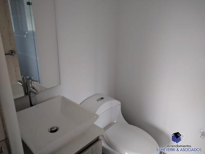 Apartamento de 3 alcobas en arriendo en Loma Del Escobero, Envigado, 90 m² · foto 7 de 9