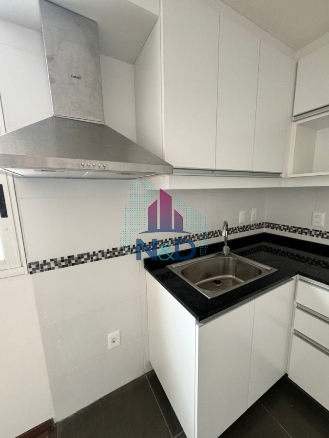 AQLUILER UN DORMITORIO  CON BALCÓN AL CONTRA FRENTE EN PUNTA CARRETAS · Foto 8