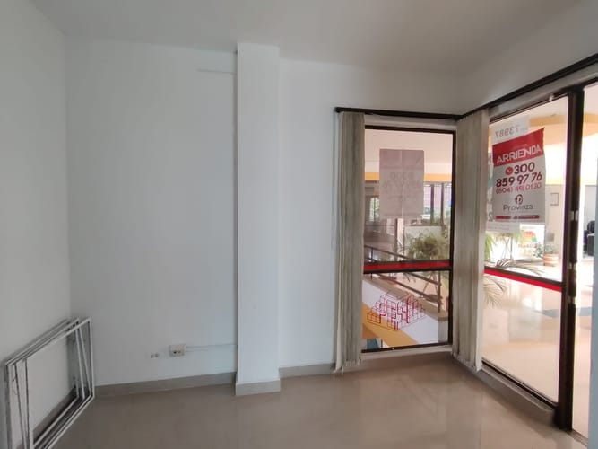 Local en arriendo en Villa Nueva, Medellín, 40 m² · foto 8 de 17