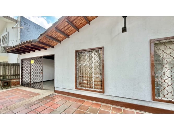 Casa de 4 alcobas en venta en Tequendama, Cali, 252 m² · foto 1 de 16