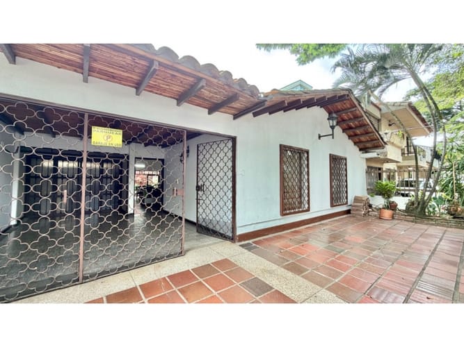 Casa de 4 alcobas en venta en Tequendama, Cali, 252 m² · foto 2 de 16