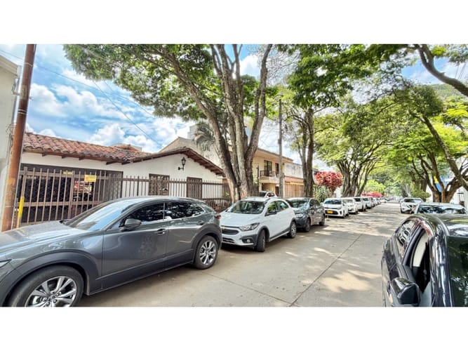 Casa de 4 alcobas en venta en Tequendama, Cali, 252 m² · foto 3 de 16
