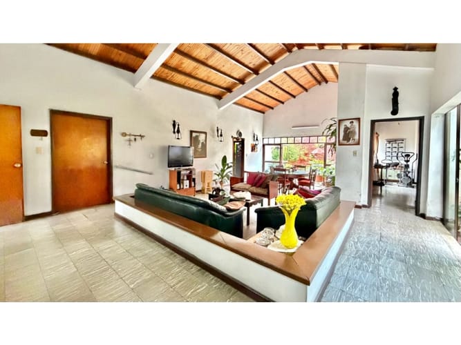 Casa de 4 alcobas en venta en Tequendama, Cali, 252 m² · foto 7 de 16