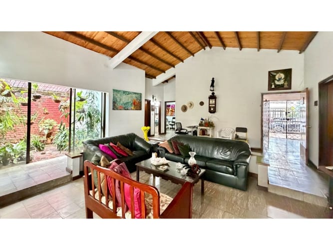 Casa de 4 alcobas en venta en Tequendama, Cali, 252 m² · foto 10 de 16