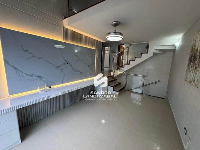 Casa de 5 alcobas en venta en Lagos Del Cacique, Bucaramanga, 218 m² · foto 3 de 24