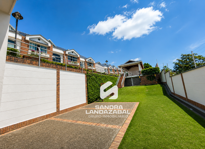 Casa de 5 alcobas en venta en Lagos Del Cacique, Bucaramanga, 218 m² · foto 2 de 24