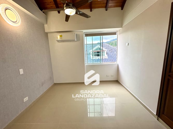 Casa de 5 alcobas en venta en Lagos Del Cacique, Bucaramanga, 218 m² · foto 23 de 24