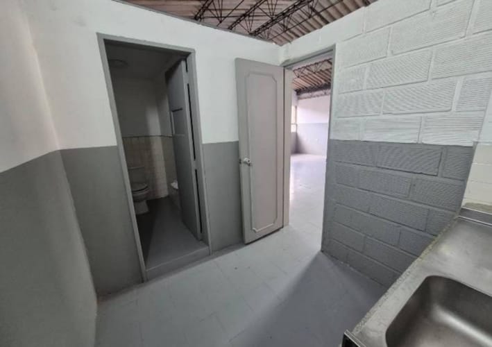 Bodega en arriendo en Colombia, Medellín, 149 m² · foto 3 de 4