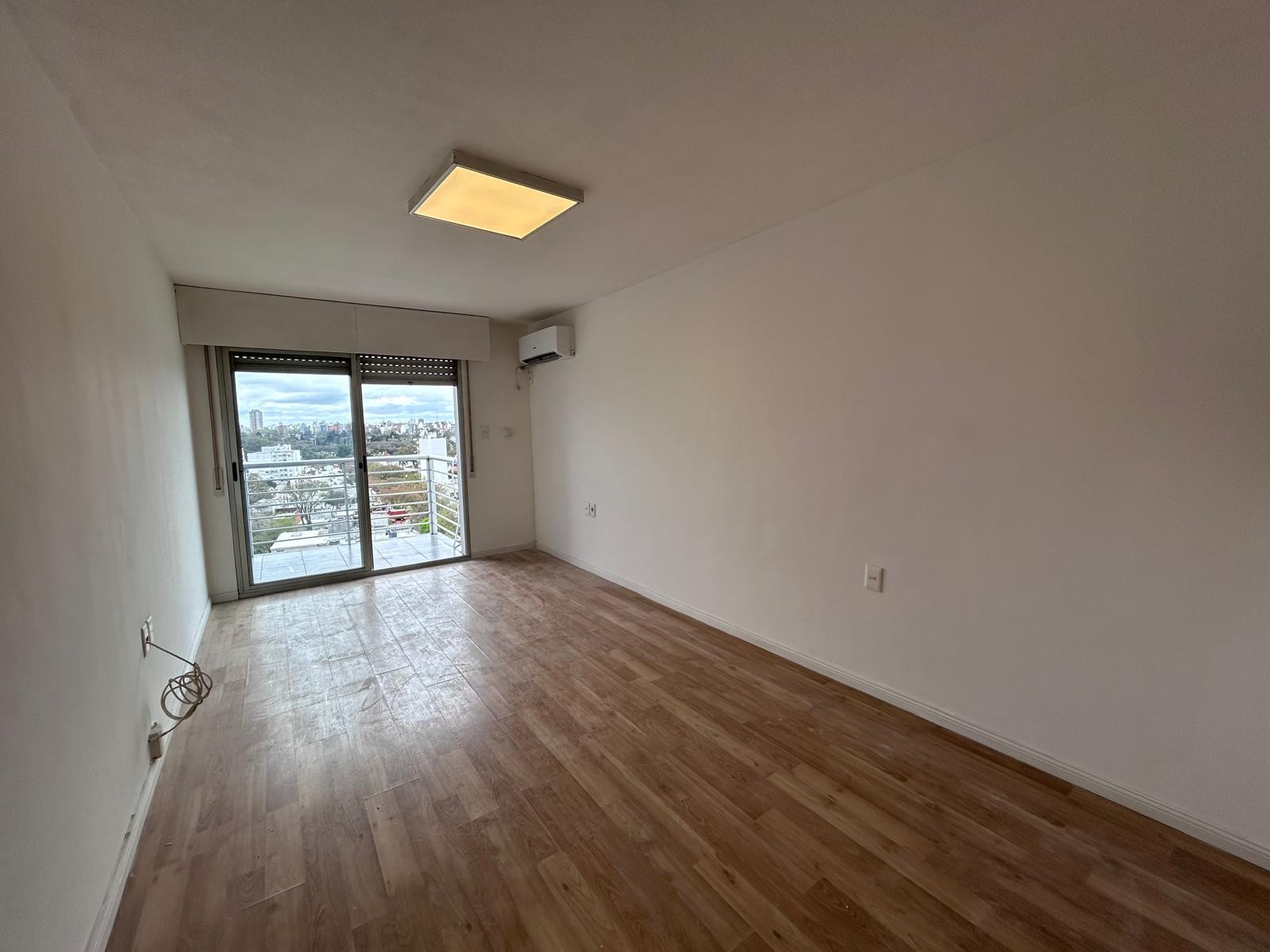 ALQUILER POCITOS APARTAMENTO 2 DORMITORIOS 2 BAÑOS Y GGE · Foto 11
