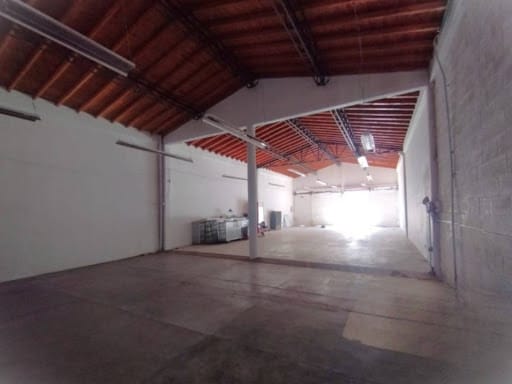 Bodega en arriendo en Sajonia, Rionegro, 450 m² · foto 2 de 8