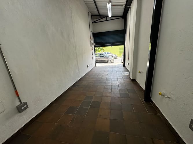 Local en arriendo en Granada, Medellín, 25 m² · foto 3 de 18