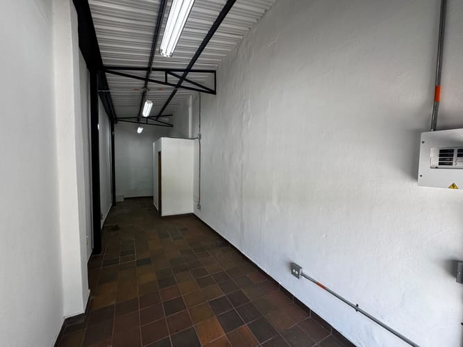 Local en arriendo en Granada, Medellín, 25 m² · foto 10 de 18