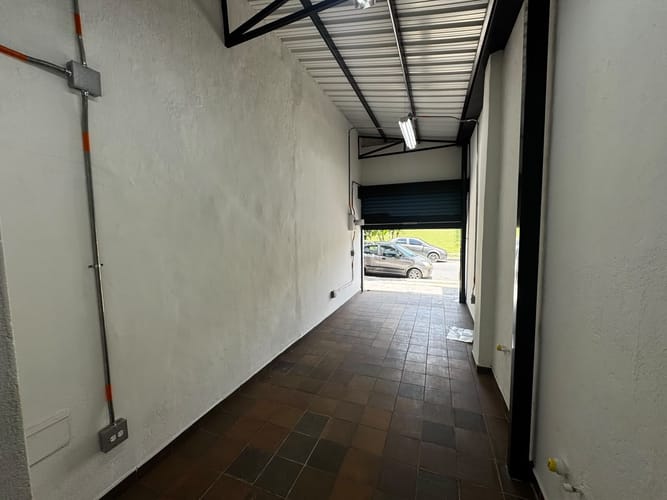Local en arriendo en Granada, Medellín, 25 m² · foto 5 de 18