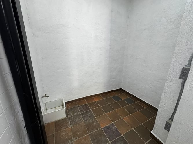 Local en arriendo en Granada, Medellín, 25 m² · foto 17 de 18