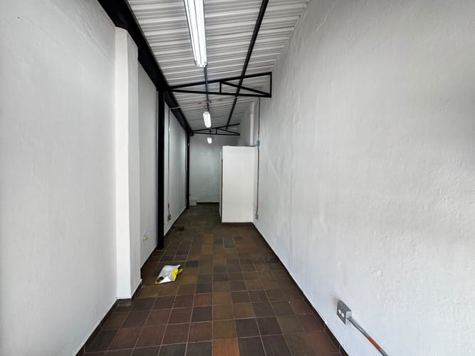Local en arriendo en Granada, Medellín, 25 m² · foto 11 de 18