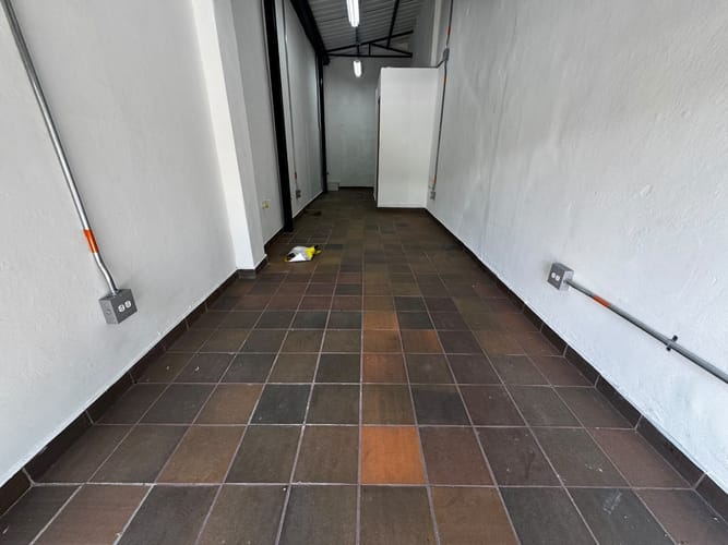 Local en arriendo en Granada, Medellín, 25 m² · foto 12 de 18